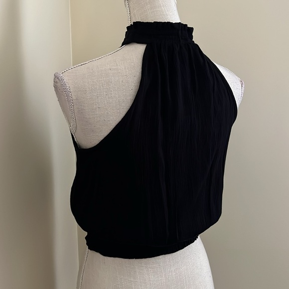 🆕 Angie Black Halter Top - Picture 7 of 10